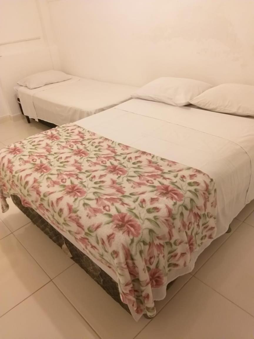 Cariboni 호텔 과루자 외부 사진